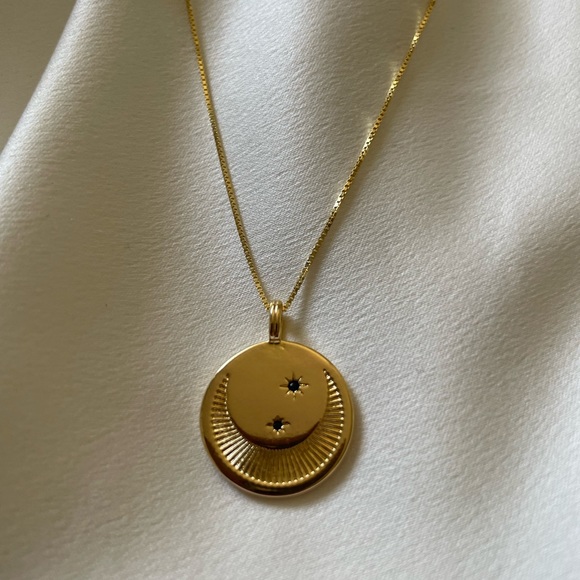 mythical moon necklace - Picture 3 of 3